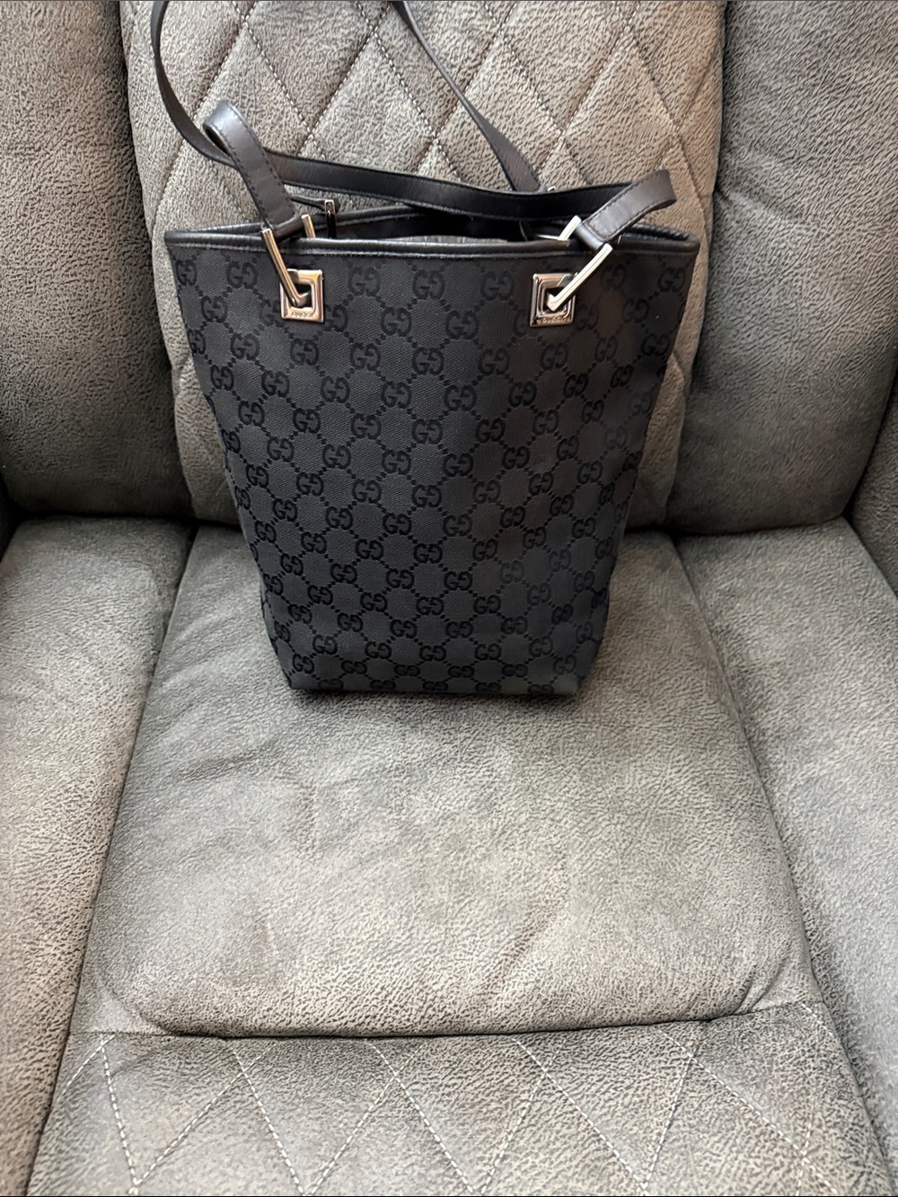 Gucci Black GG Supreme Shoulder Bucket Bag - Picture 1 of 8